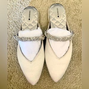 NEW Birdies Swan Flat (Women’s). Color: Snow Crystal Bracelet. Size 8